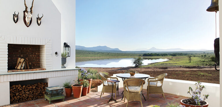 Outdoor Table 768x372