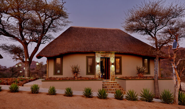 Nick Nolte Safaris August 113 768x456