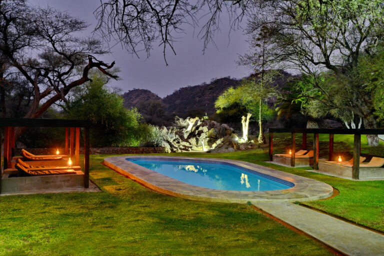 Nick Nolte Safaris August 160 768x513