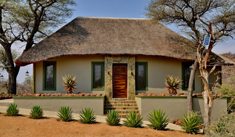 Nick Nolte Safaris August 65 768x449