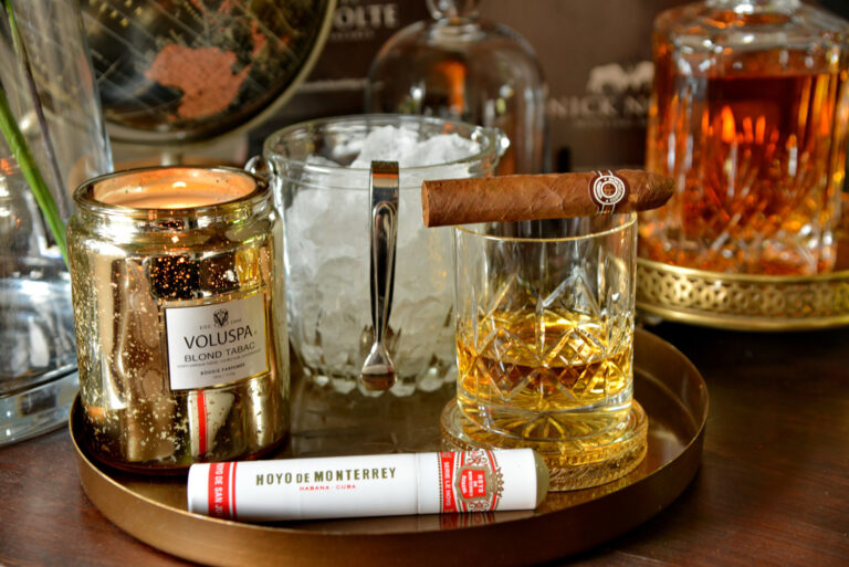 Pool and office 12 768x513